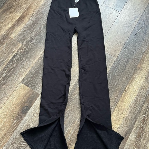 Fabletics Cloud Seamless High Waisted Split Flare (s) - Picture 9 of 10